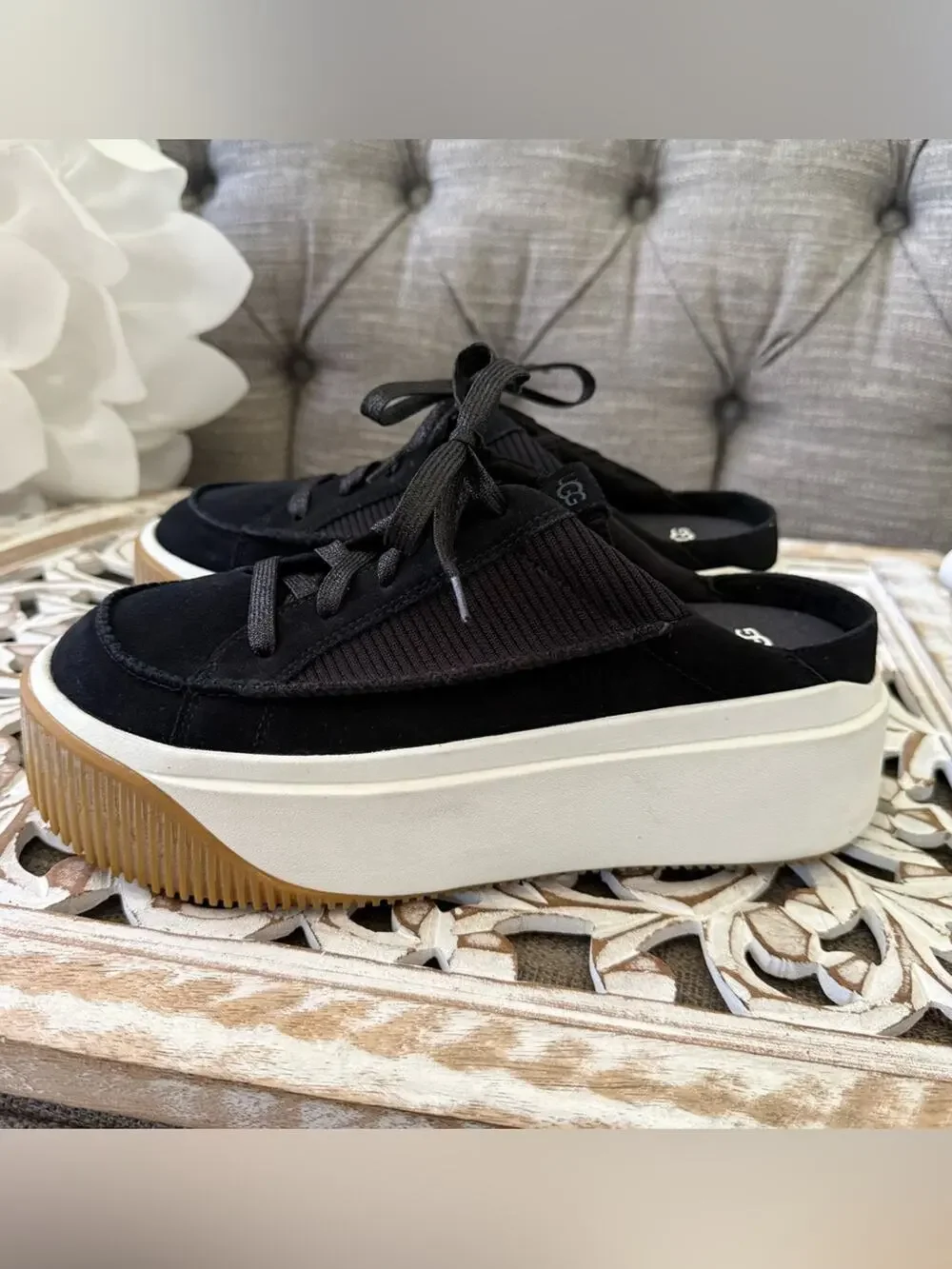 UGG Platform Slide Sneakers Shoes Women’s 9.5